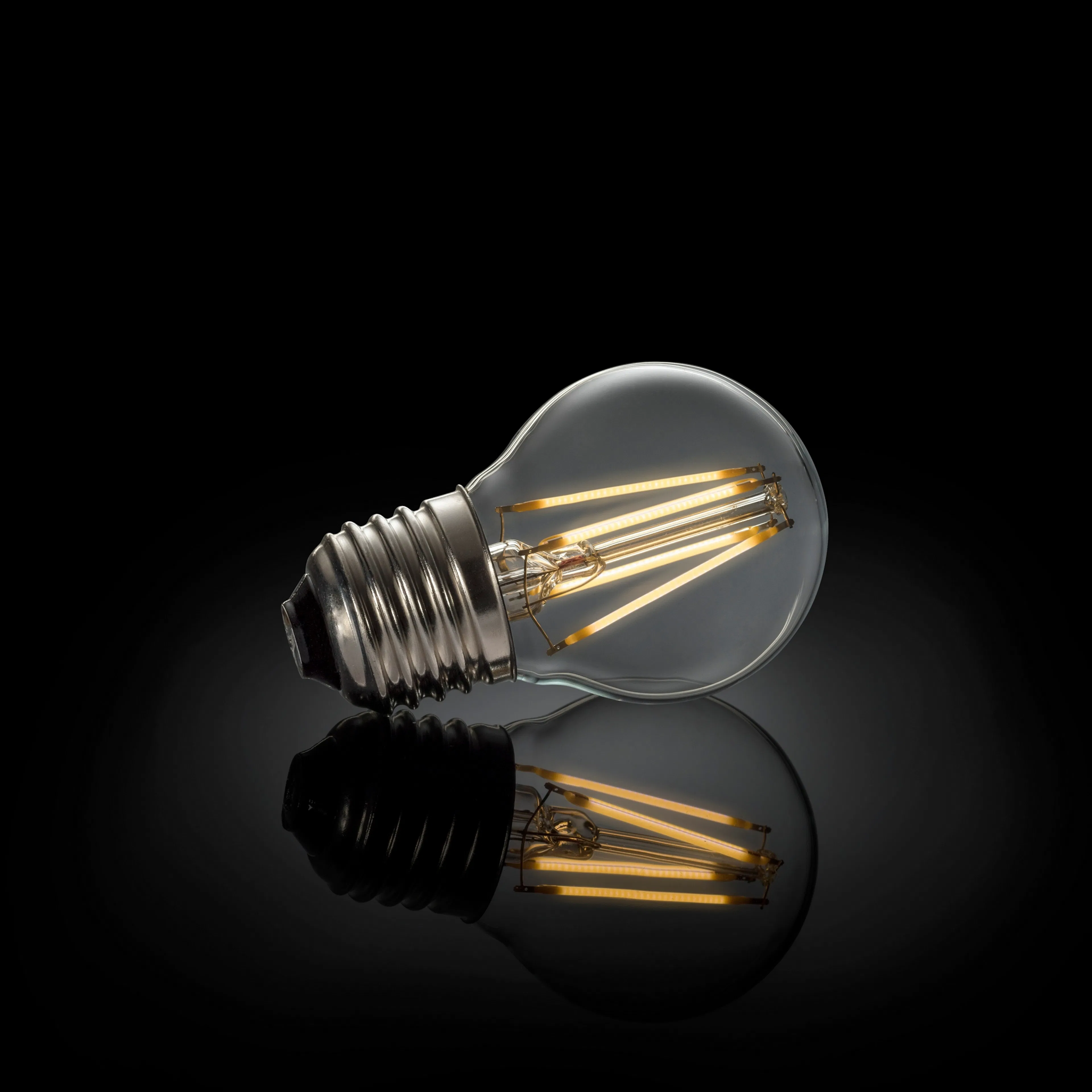 Glödlampa LED E27 45mm klot klar dimbar 4W 2700K 230V Klar med Dimbar
