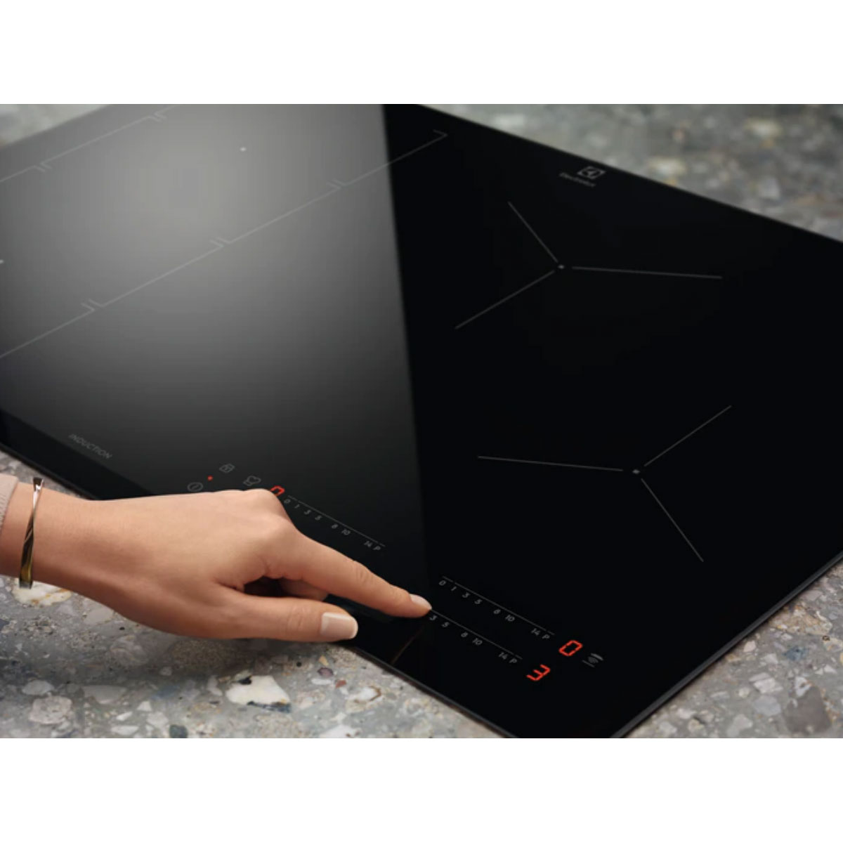 Induktionshäll Electrolux FlexiBridge HOB750MF Svart med Smarta Funktioner