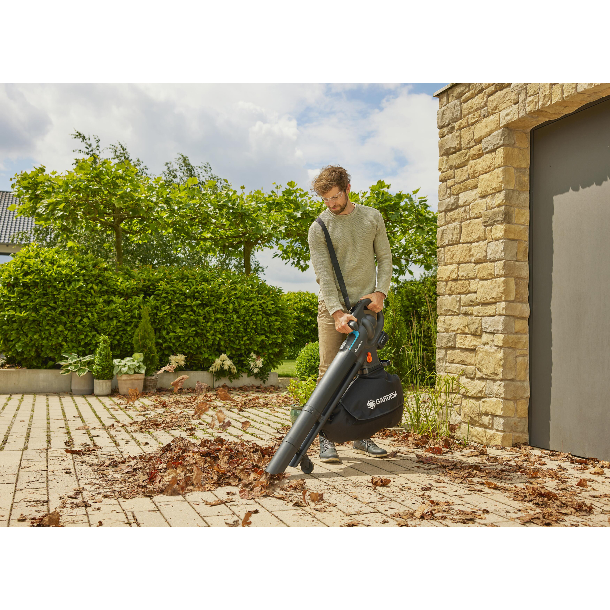 Lövblås/Sug Gardena PowerJet Collect 18V P4A Set