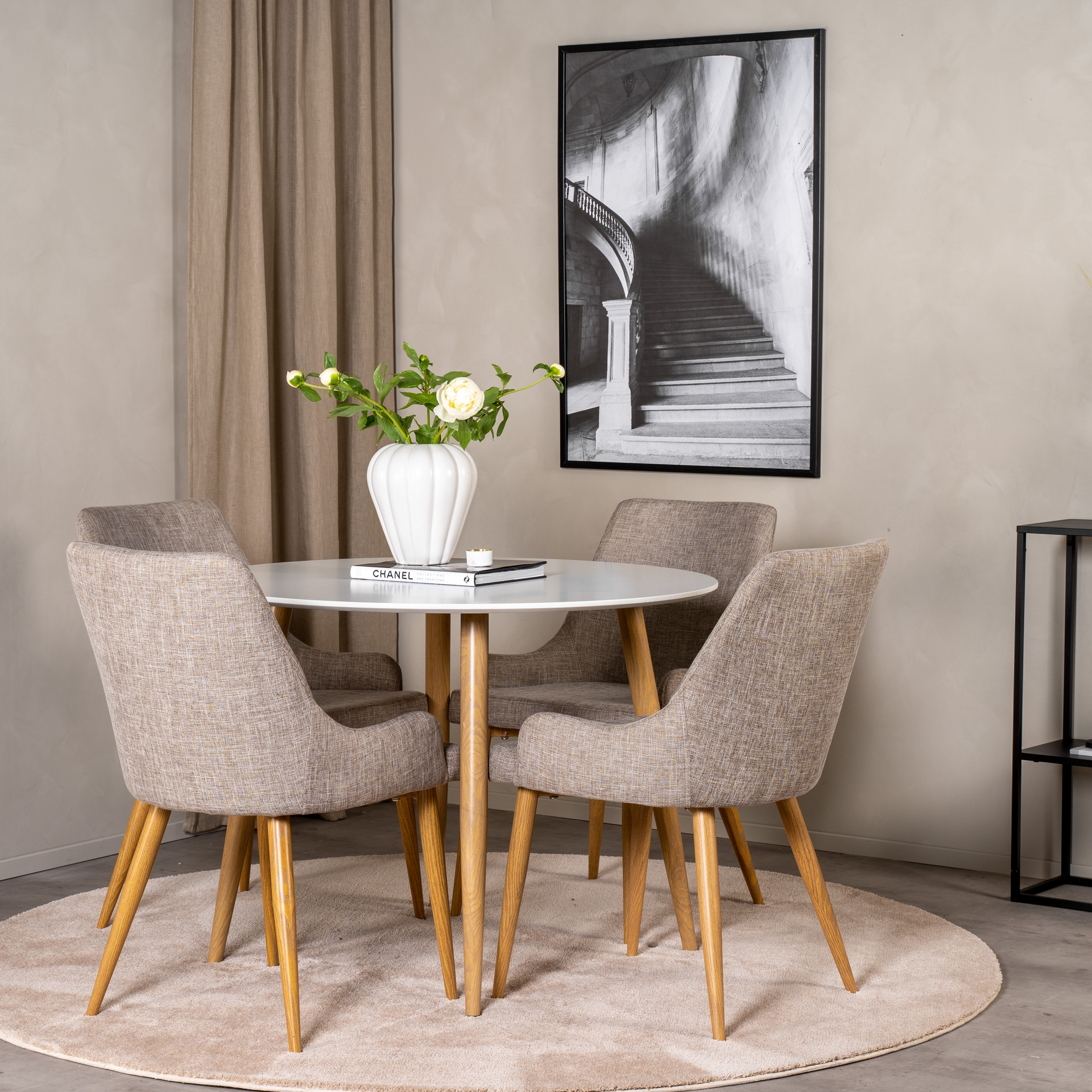 Matgrupp Venture Home Plaza med 4 Plaza Stolar Sammet