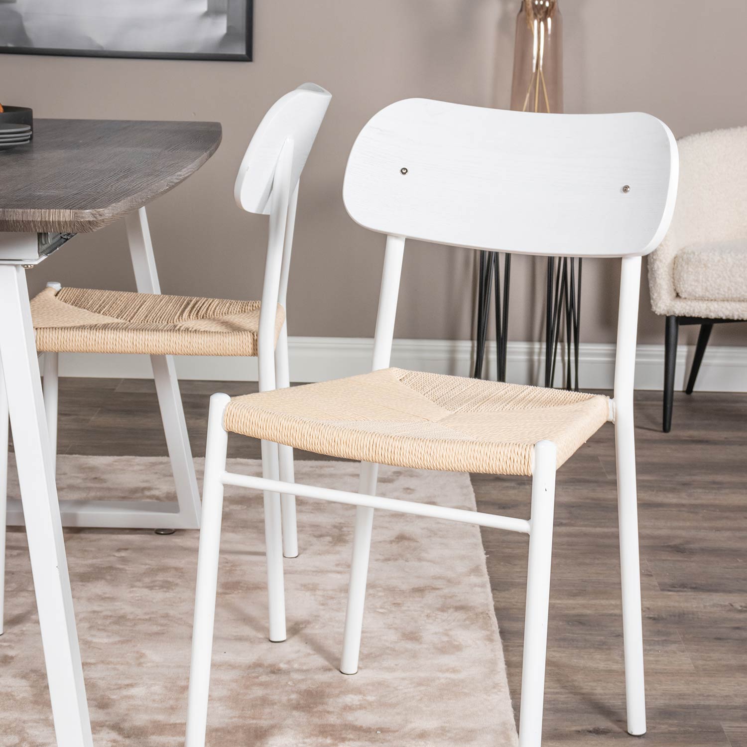 Matgrupp Venture Home Ina med 4 Peggy Stolar