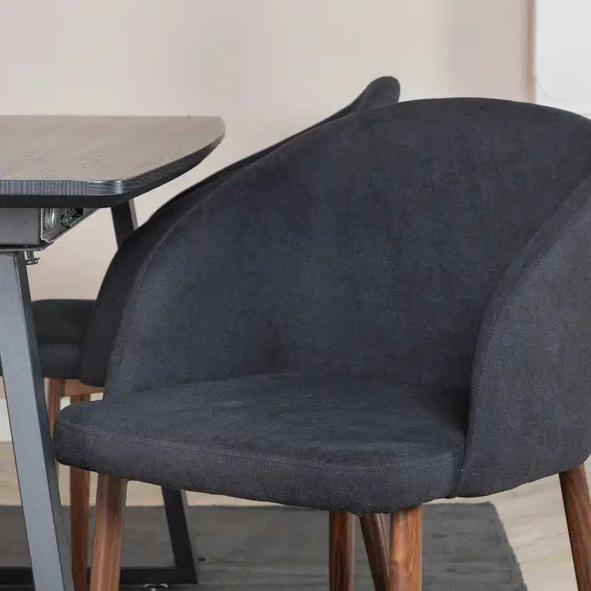 Matgrupp Venture Home Ina med 4 Archie Stolar