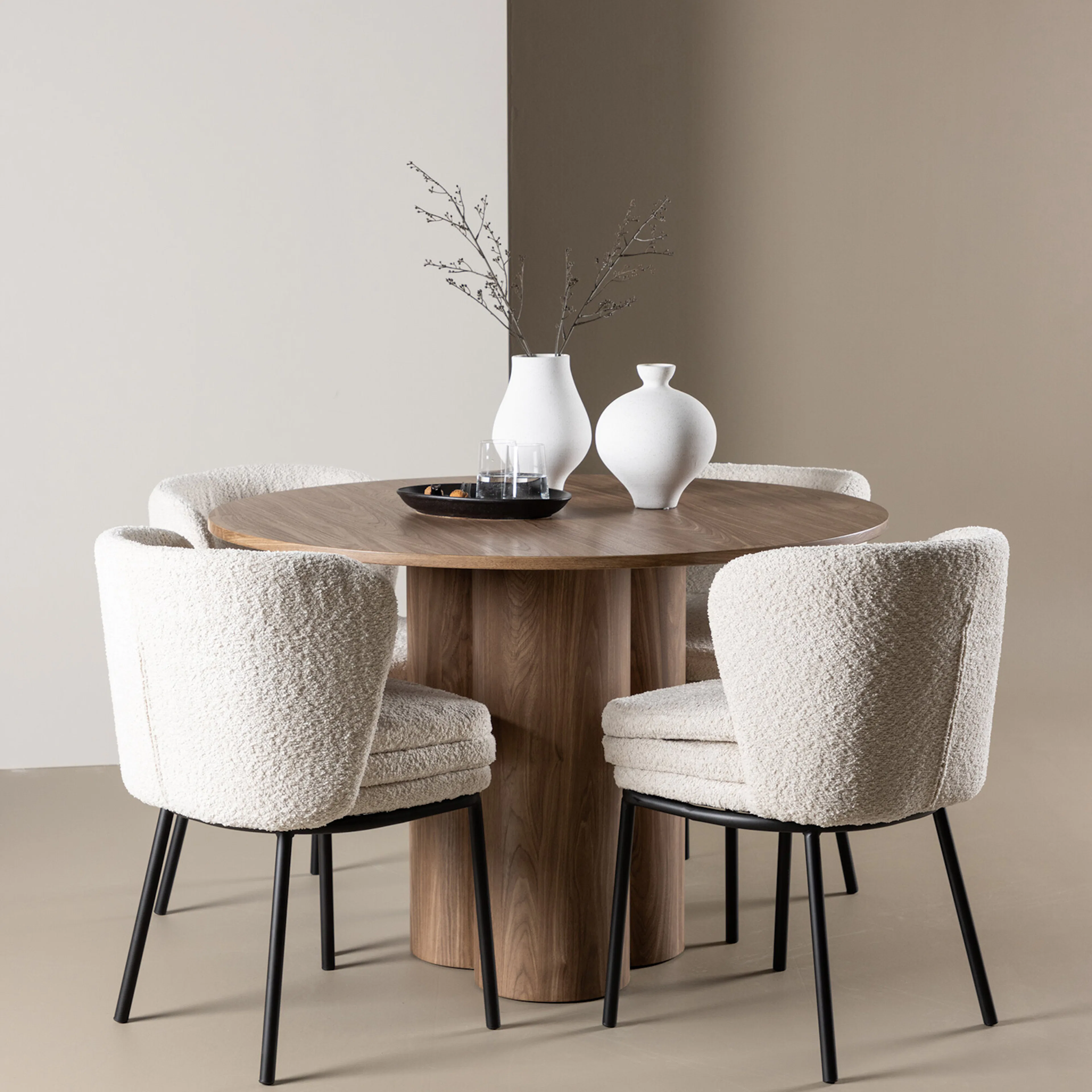 Olivia Dining Table with Agnes Dining Chair Mocka/Vit