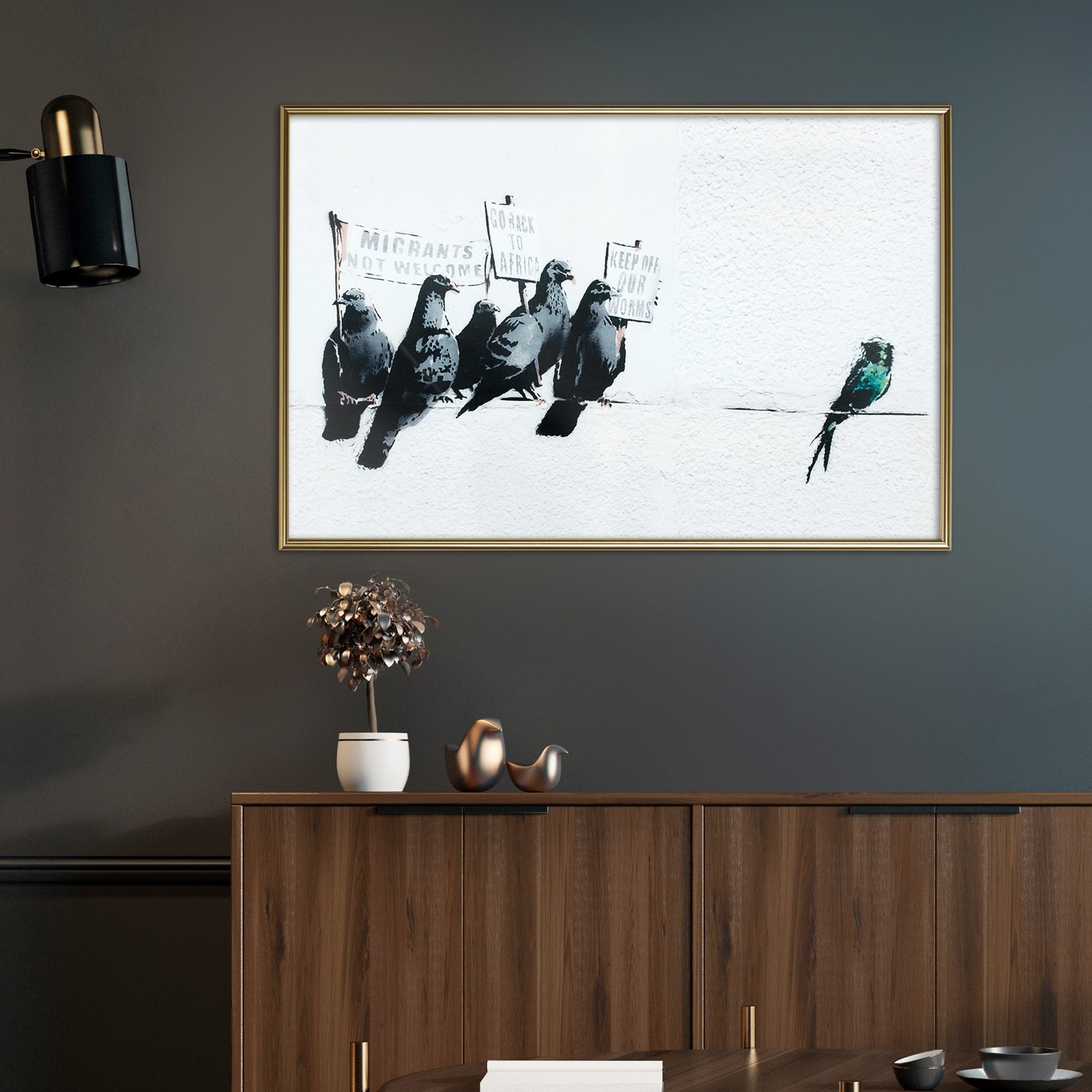 Affisch - Xenophobic Pigeons [Poster] 30x20 Guld ram, 30x20 cm