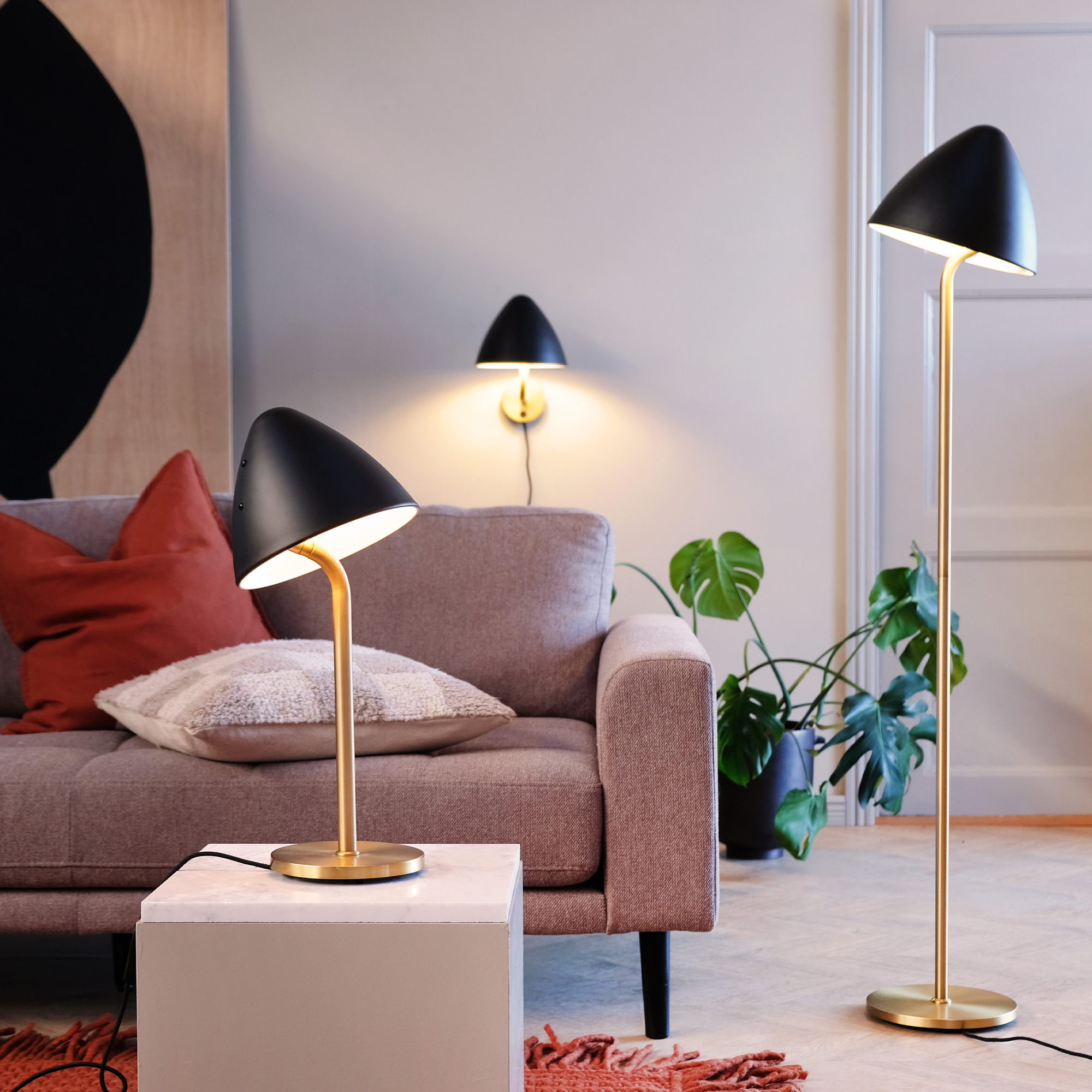 Golvlampa Dyberg Larsen Oulu