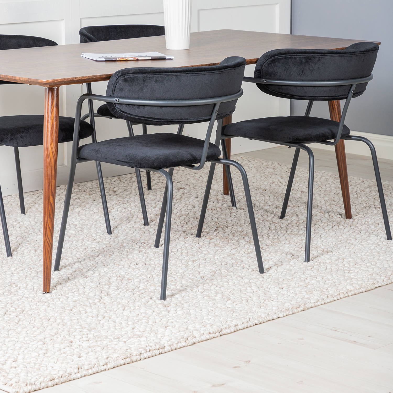 Matgrupp Venture Home Pobbie med 4 Aris Stolar Sammet