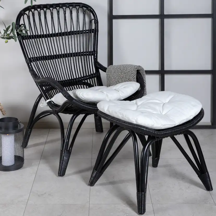 Ella Lounge Chair - BLACK rattan / Offwhite Cushion. inc. Ot Svart