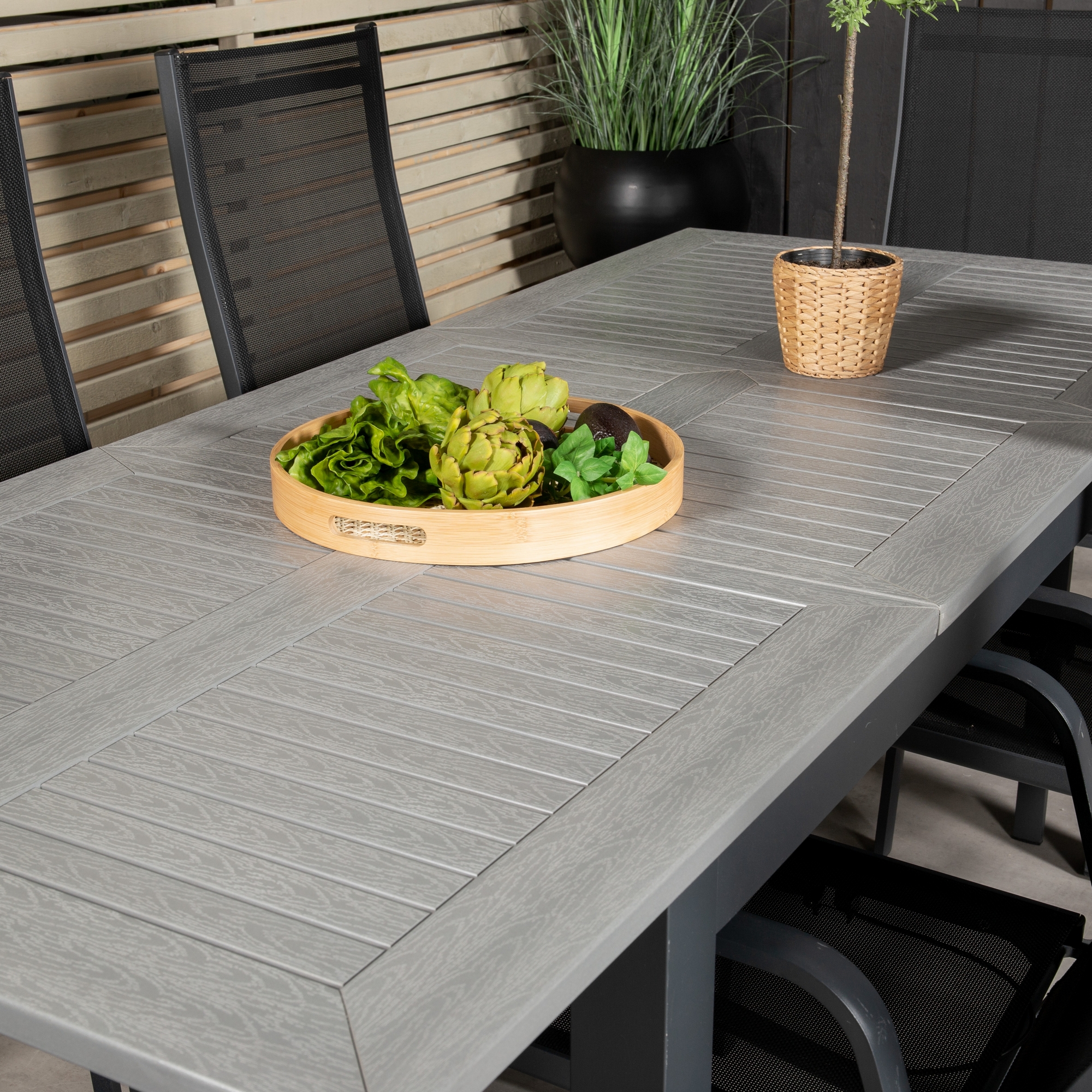 Albany Dining Table 160/240*100 - Svart Alu / Grey Aintwood+ Svart/Grå