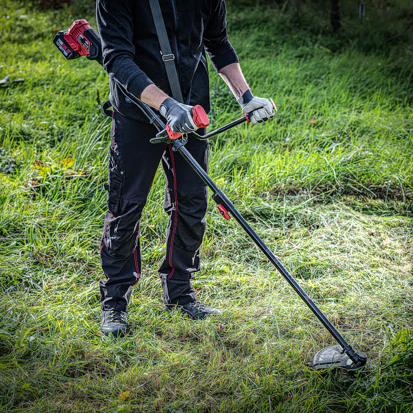 Röjsåg SKIL 0256 CA Kolborstfri Batteridriven