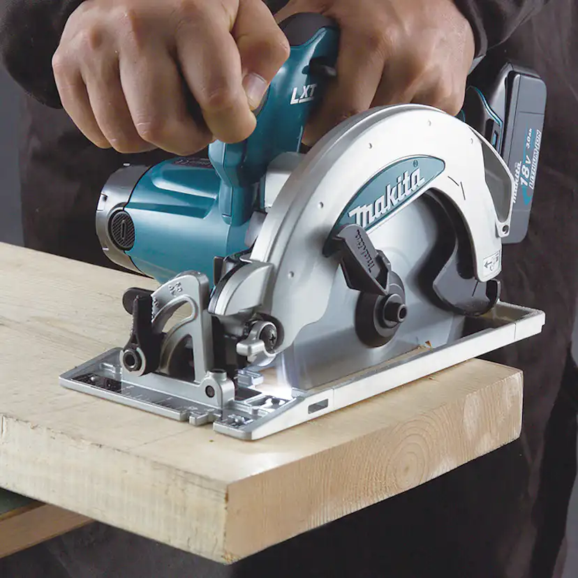 Cirkelsåg Makita LXT DSS610Z 18V utan Batteri