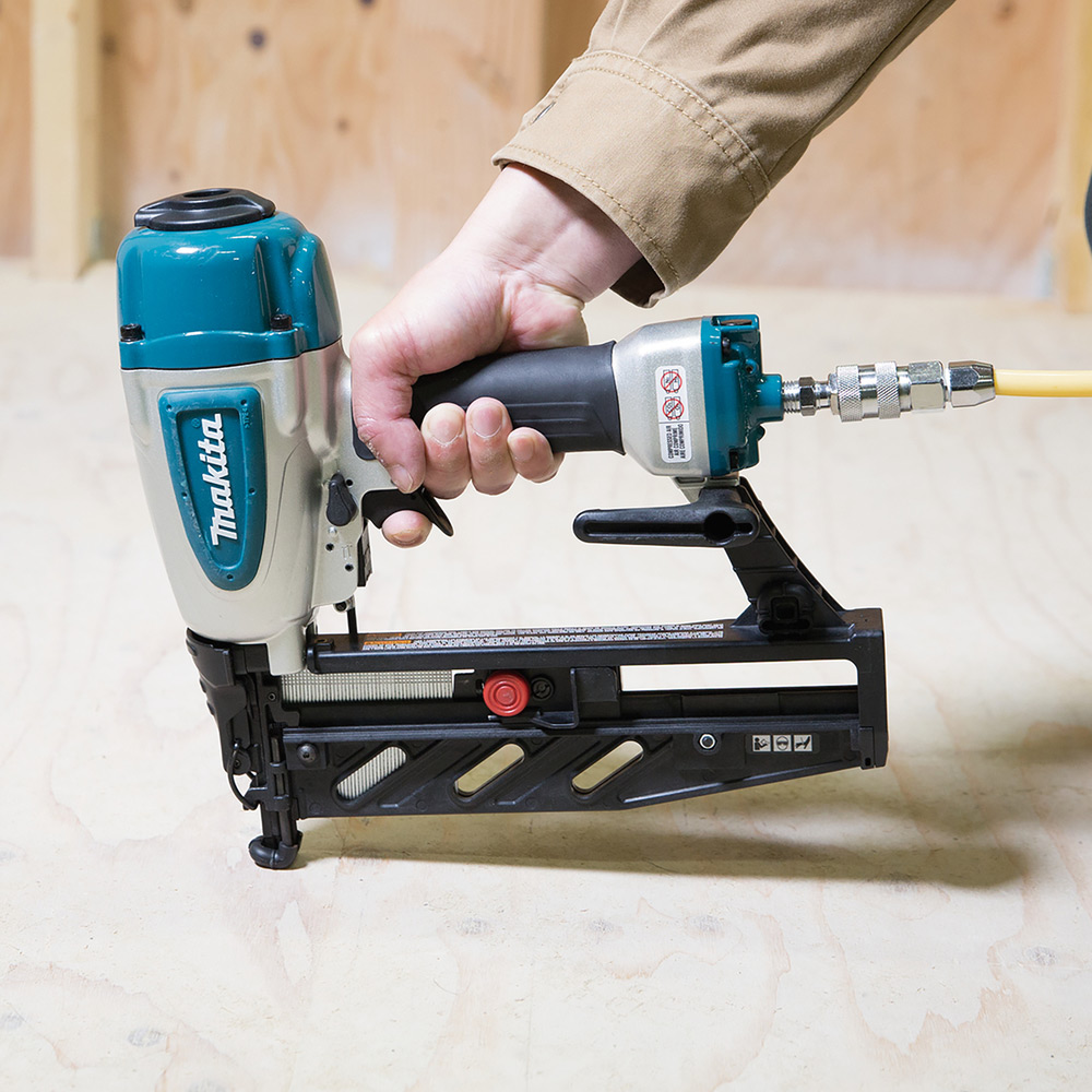 Dyckertpistol Makita AF601 25-64 mm