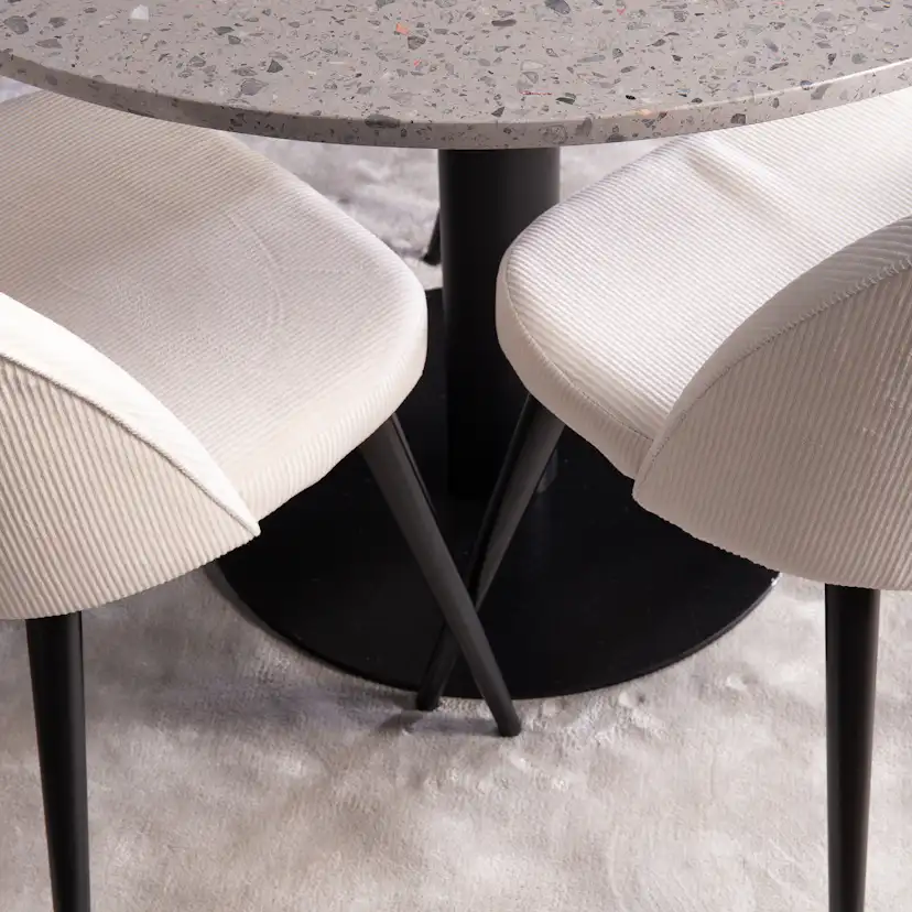 Matgrupp Venture Home Roxanna med 4 Valentina Stolar Manchester