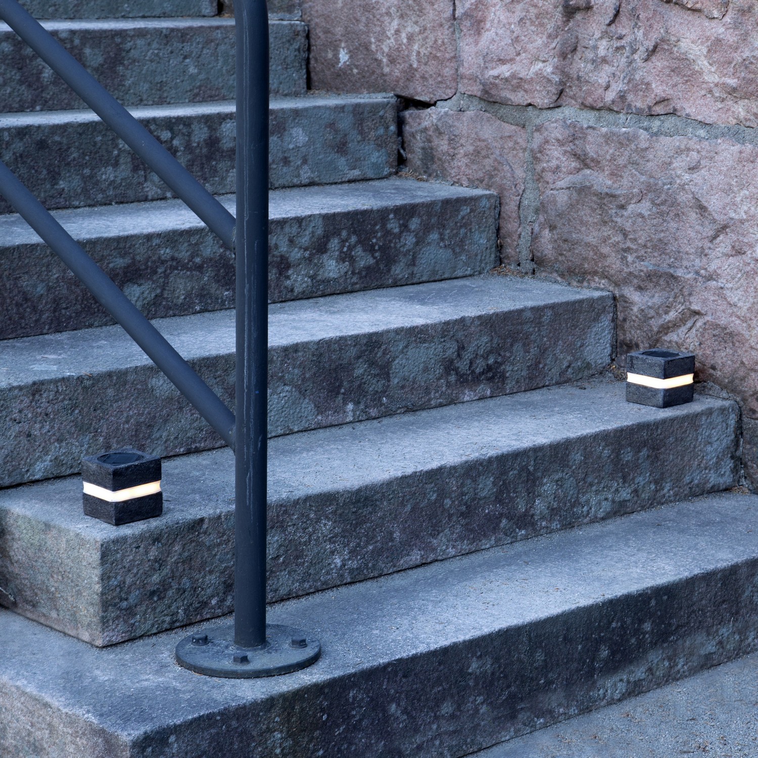 Solcellsdekoration Star Trading Stone Cube 8  cm MrkGr