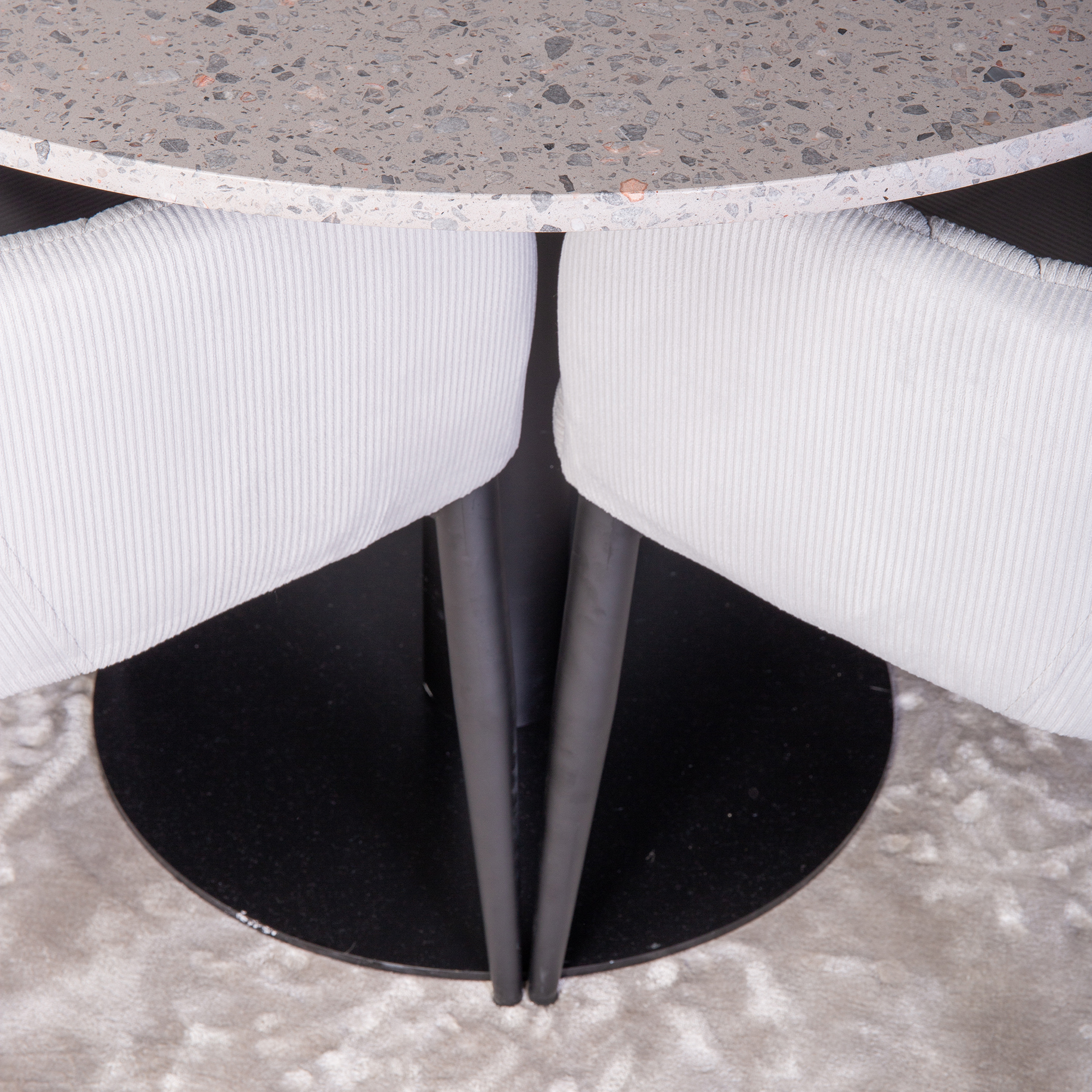 Matgrupp Venture Home Roxanna med 4 Corina Stolar