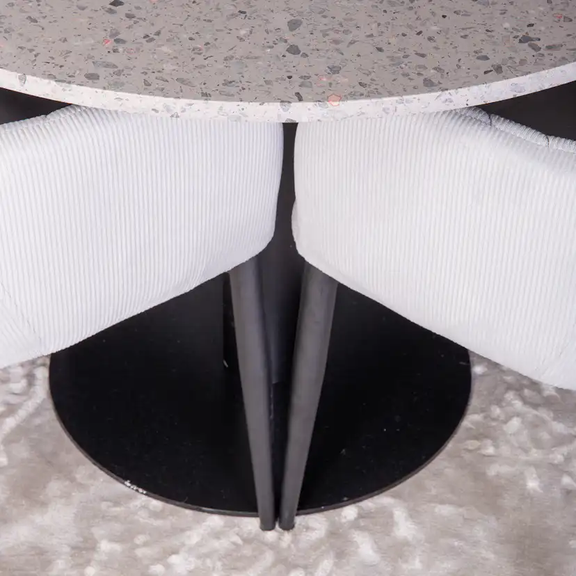 Matgrupp Venture Home Roxanna med 4 Corina Stolar