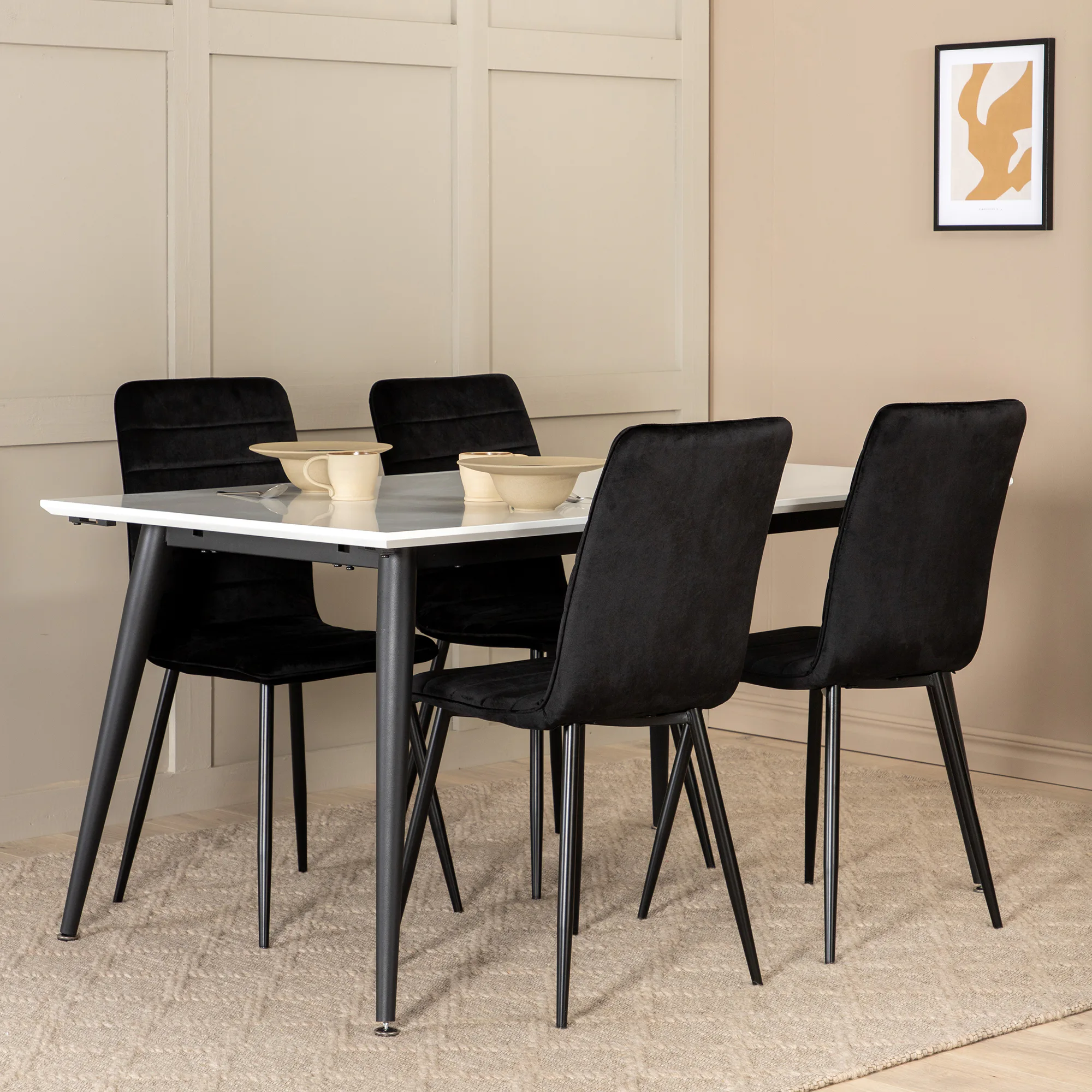 Matgrupp Venture Home Jolie med 4 Walerina Stolar Svart
