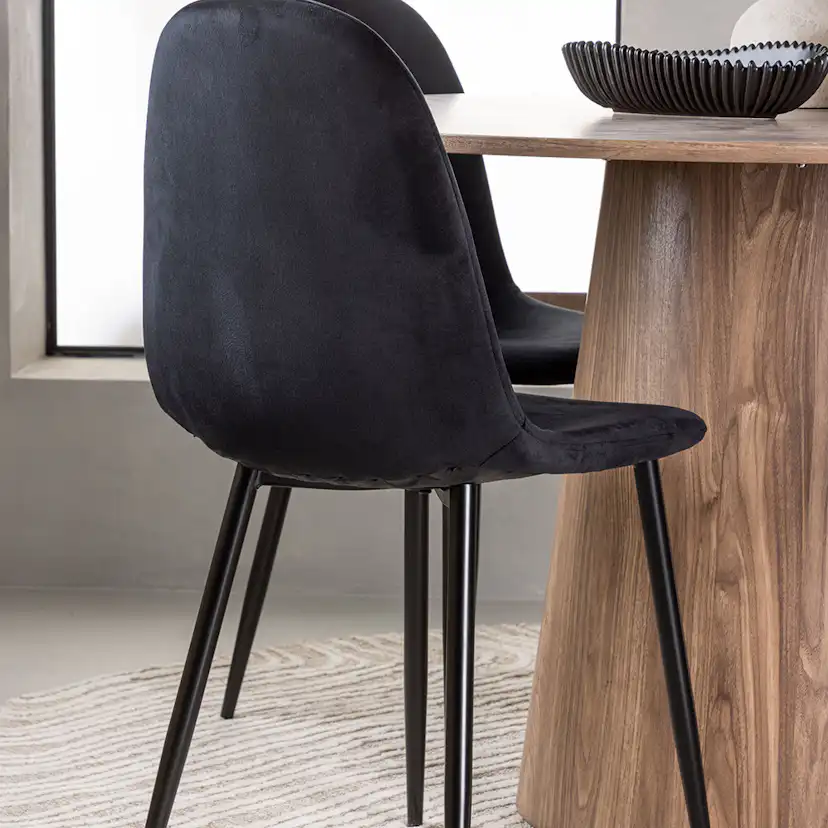 Matgrupp Venture Home Lanzo med 4 Polar Sammet Stolar