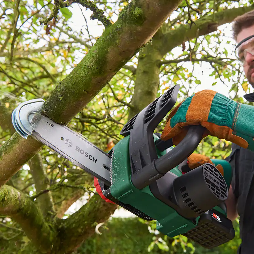 Kedjesåg Bosch Power Tools UniversalChain 18V med Batteri