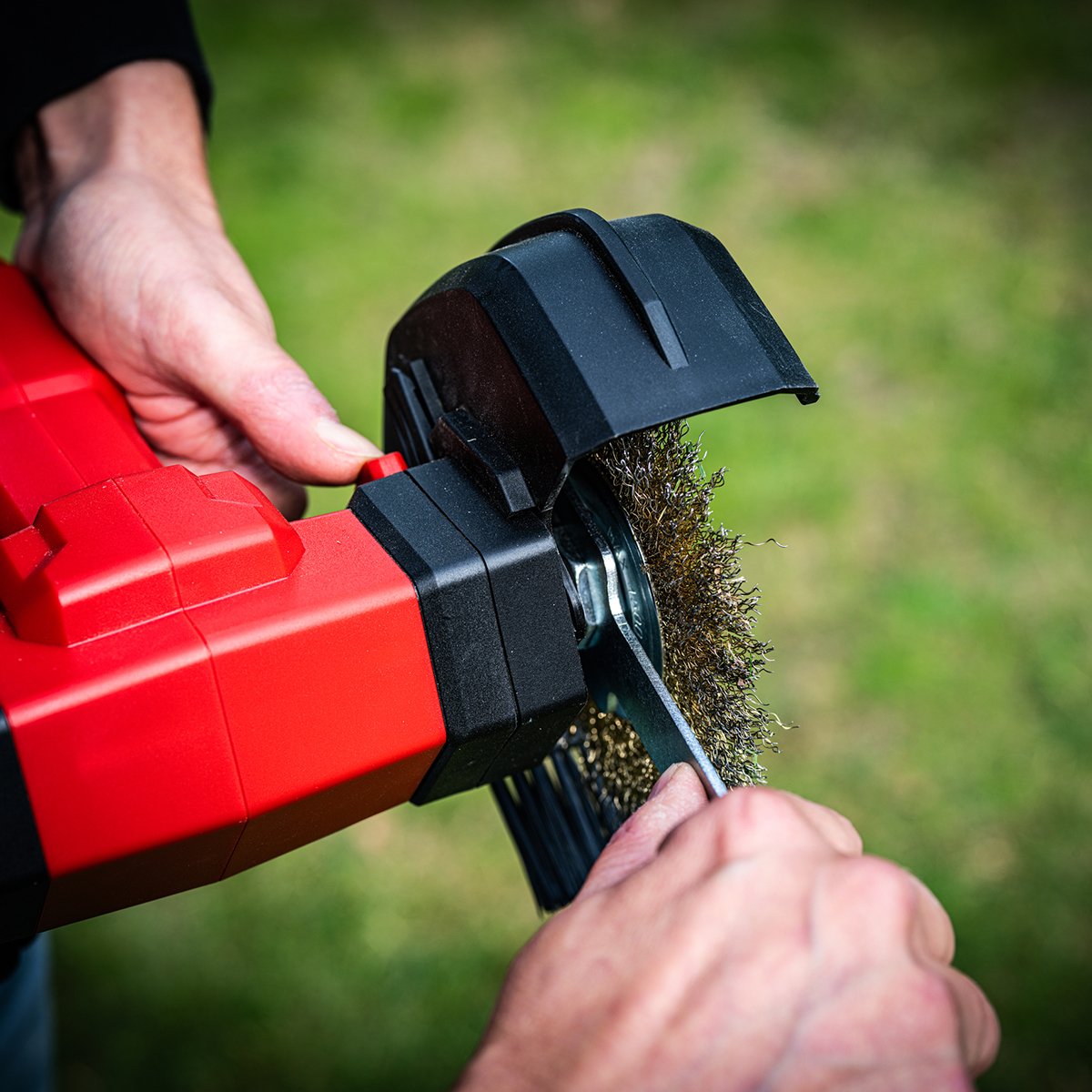 Ogräsborste SKIL 0661 AA Kolborstfri Batteridriven