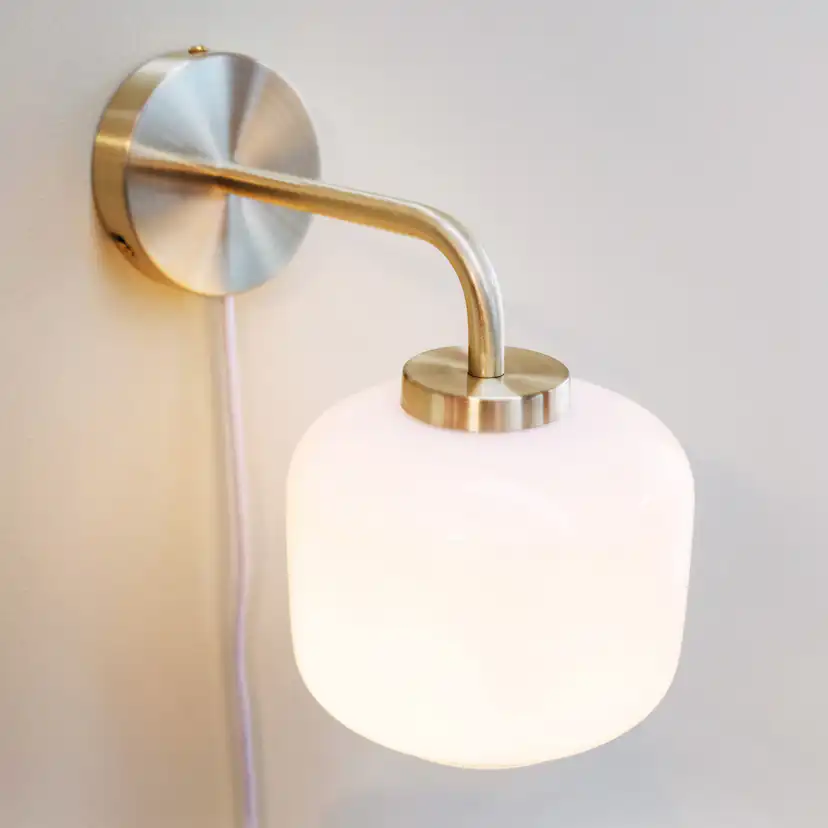 Vägglampa Dyberg Larsen Arp D15