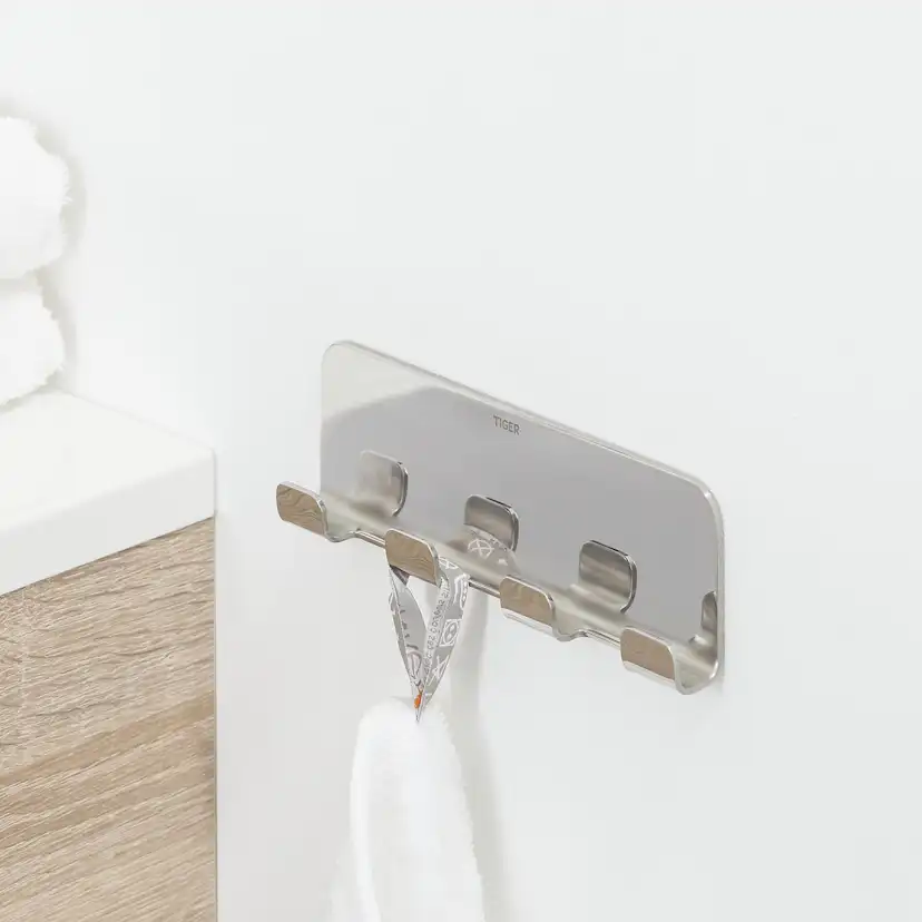 COLAR Handdukskrok Fyrkrok blankpolerad självhäftande - TIGE Blankpolerad Krom