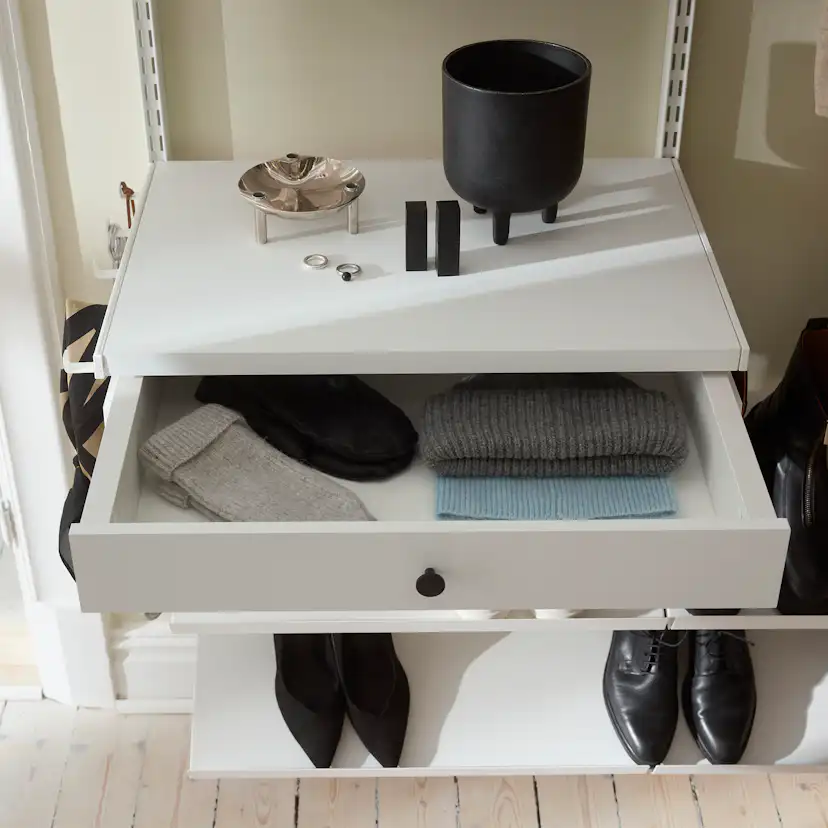 Hallösning Elfa Decor+ Enkel med Lutande Hyllor och Spegel