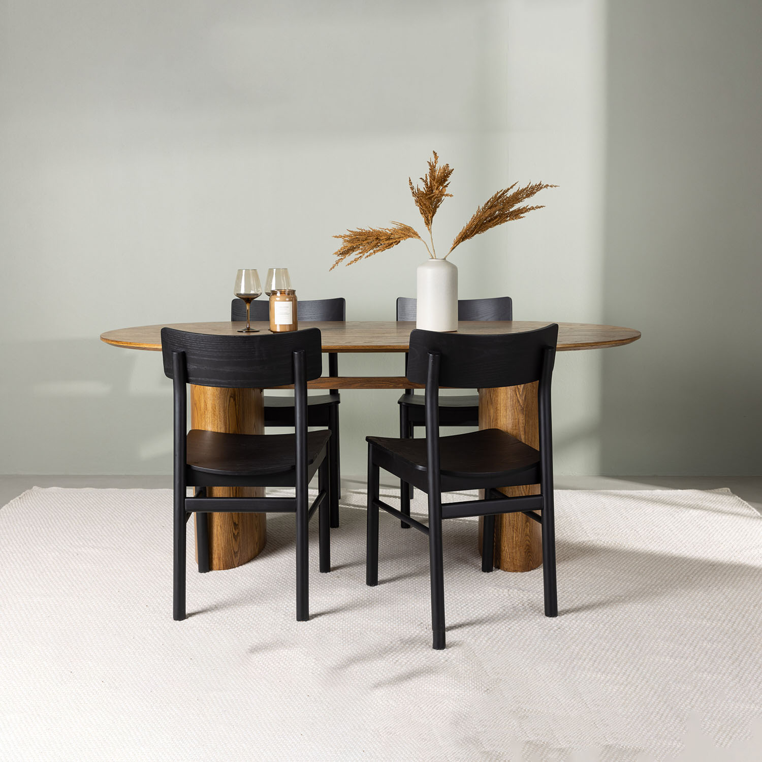 Matgrupp Venture Home Isolde med 4 Montros Stolar