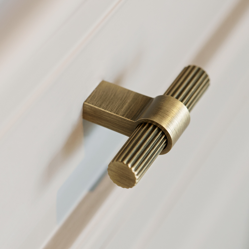 Knopp Beslag Design T Helix Stripe
