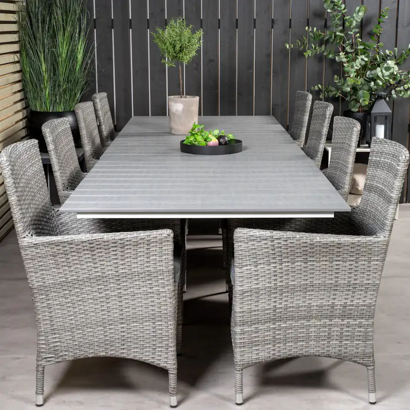 Matgrupp Venture Home Lova 224/324 med 8 Milwa Karmstolar