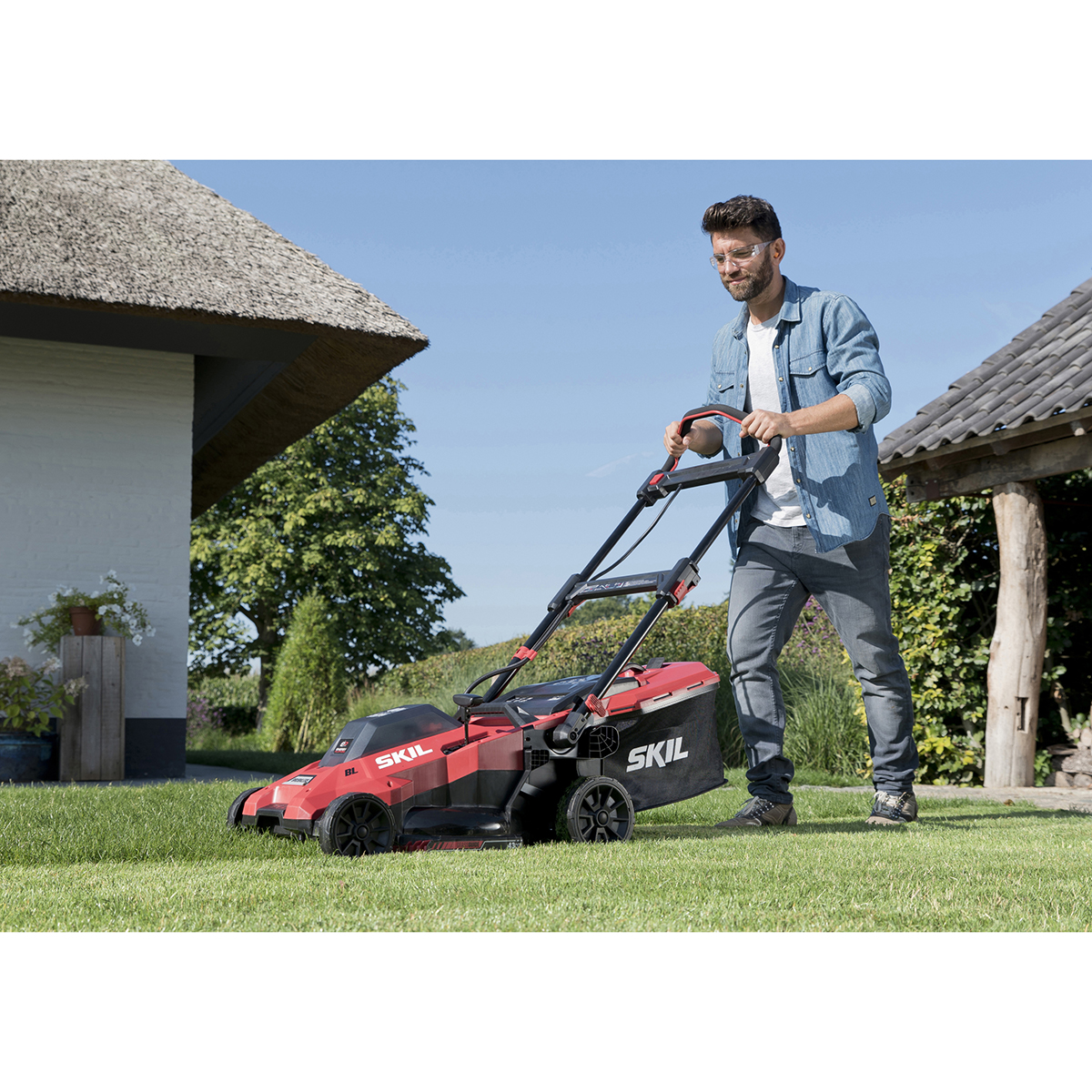 Gräsklippare SKIL 0140 CAA Kolborstfri Batteridriven