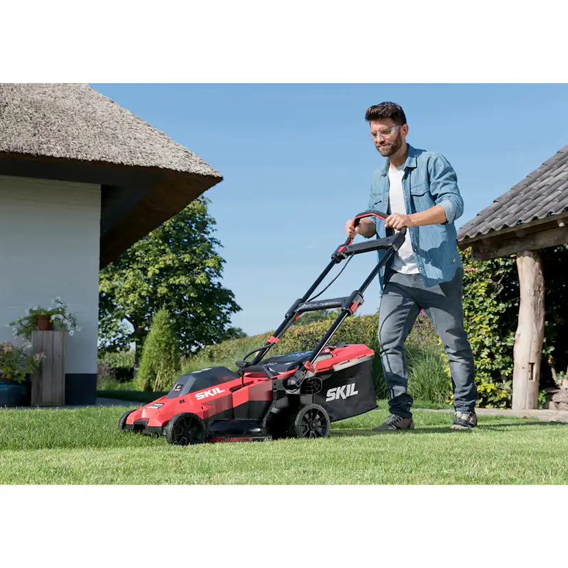 Gräsklippare SKIL 0140 CAA Kolborstfri Batteridriven