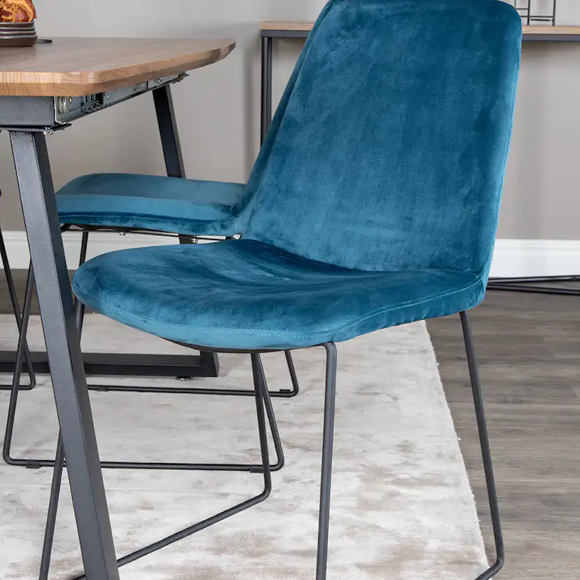 Matgrupp Venture Home Ina med 4 Muscot Stolar Sammet