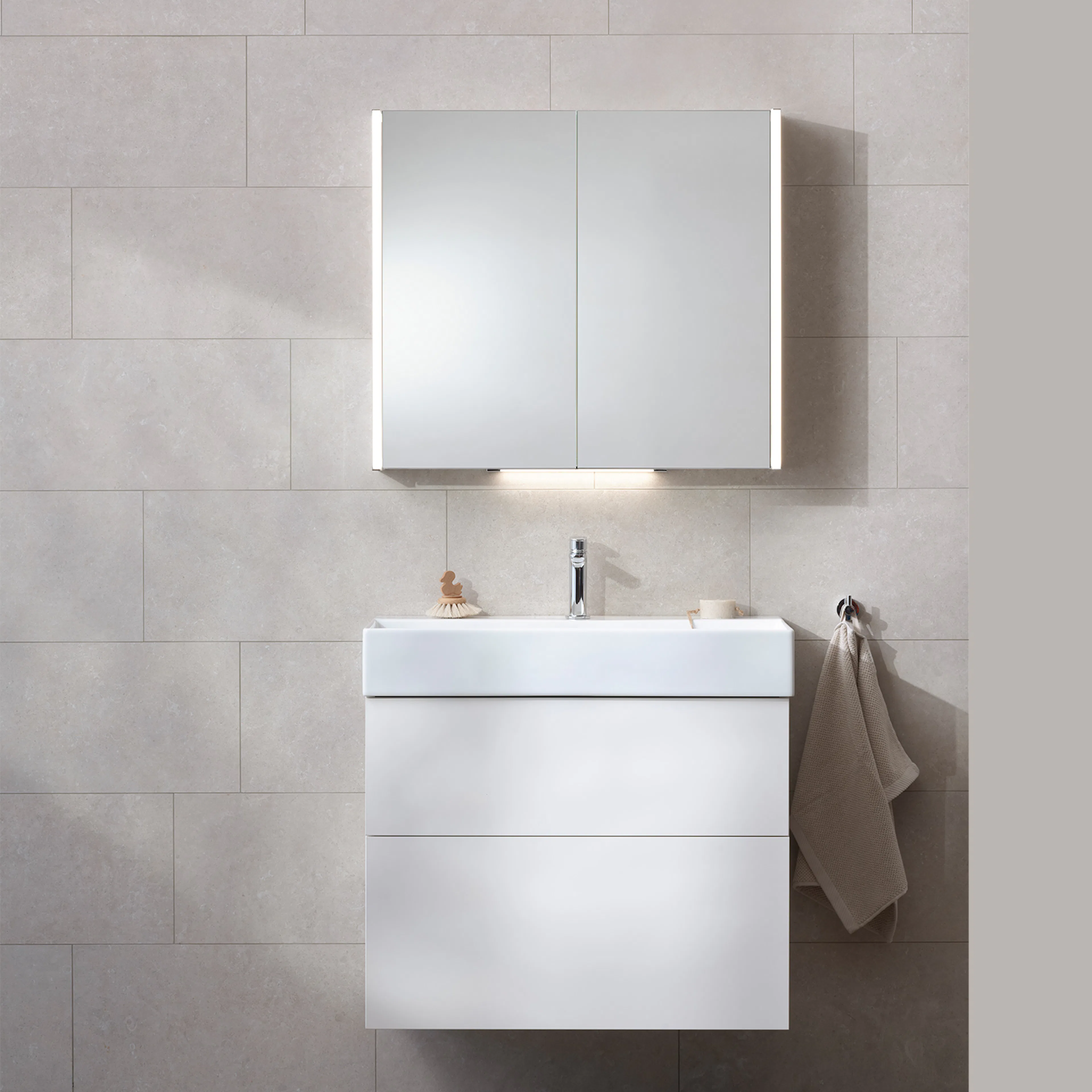 Möbelpaket Miller Badrum New York med Bloc Tvättställ och Spegelskåp