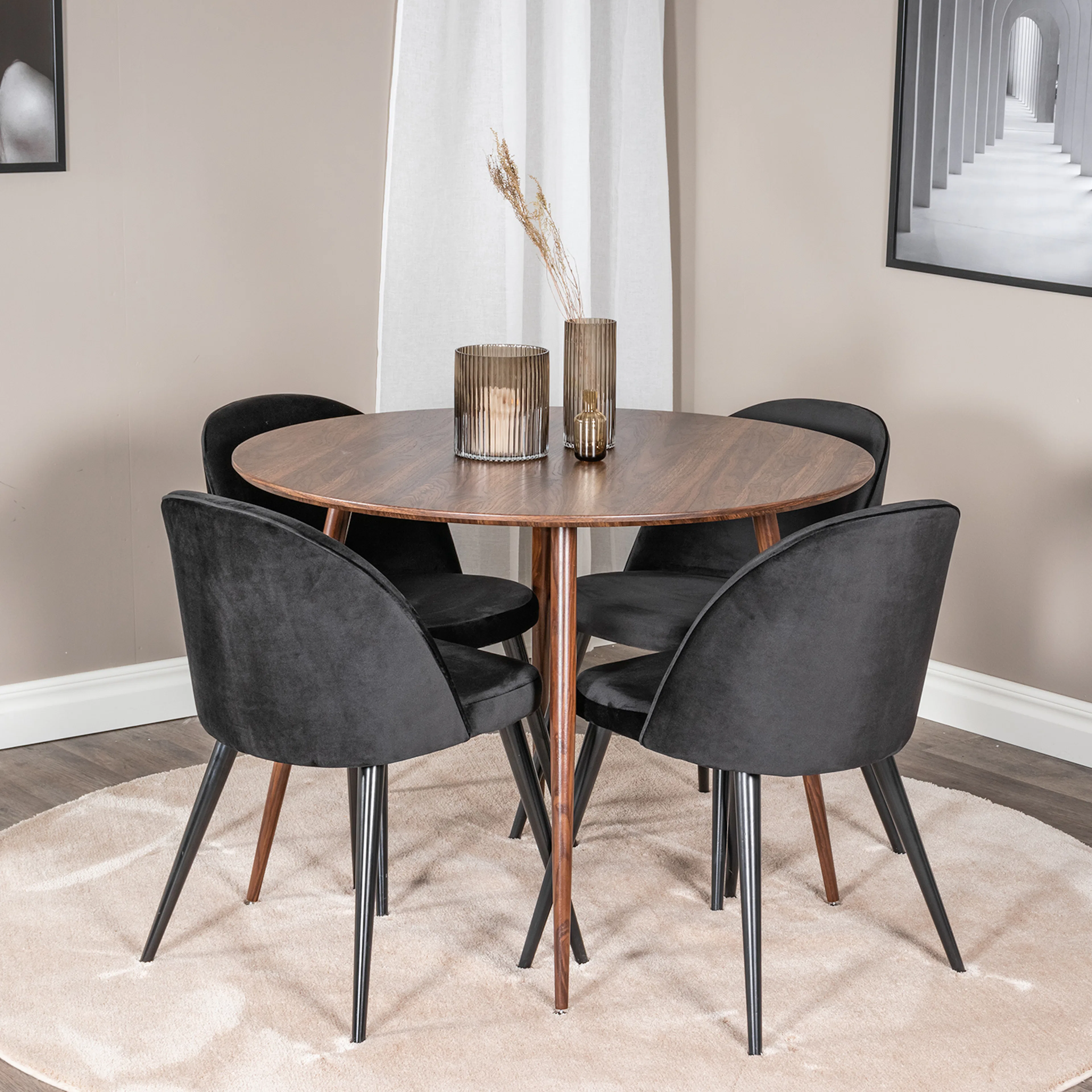 Matgrupp Venture Home Plake med 4 Valentina Stolar Sammet Runt