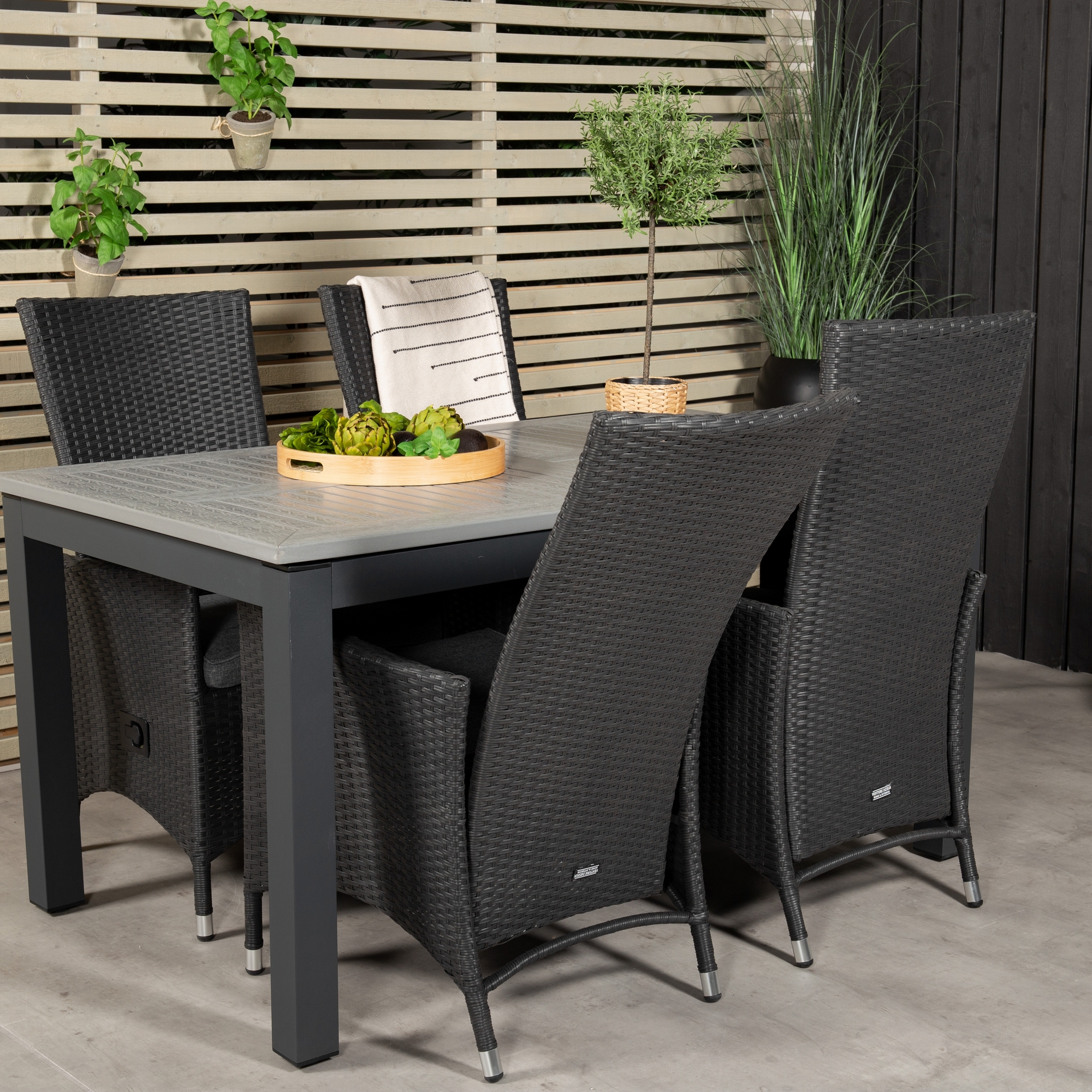 Albany Dining Table 160/240*100 - Svart Alu / Grey Aintwood+ Svart/Grå