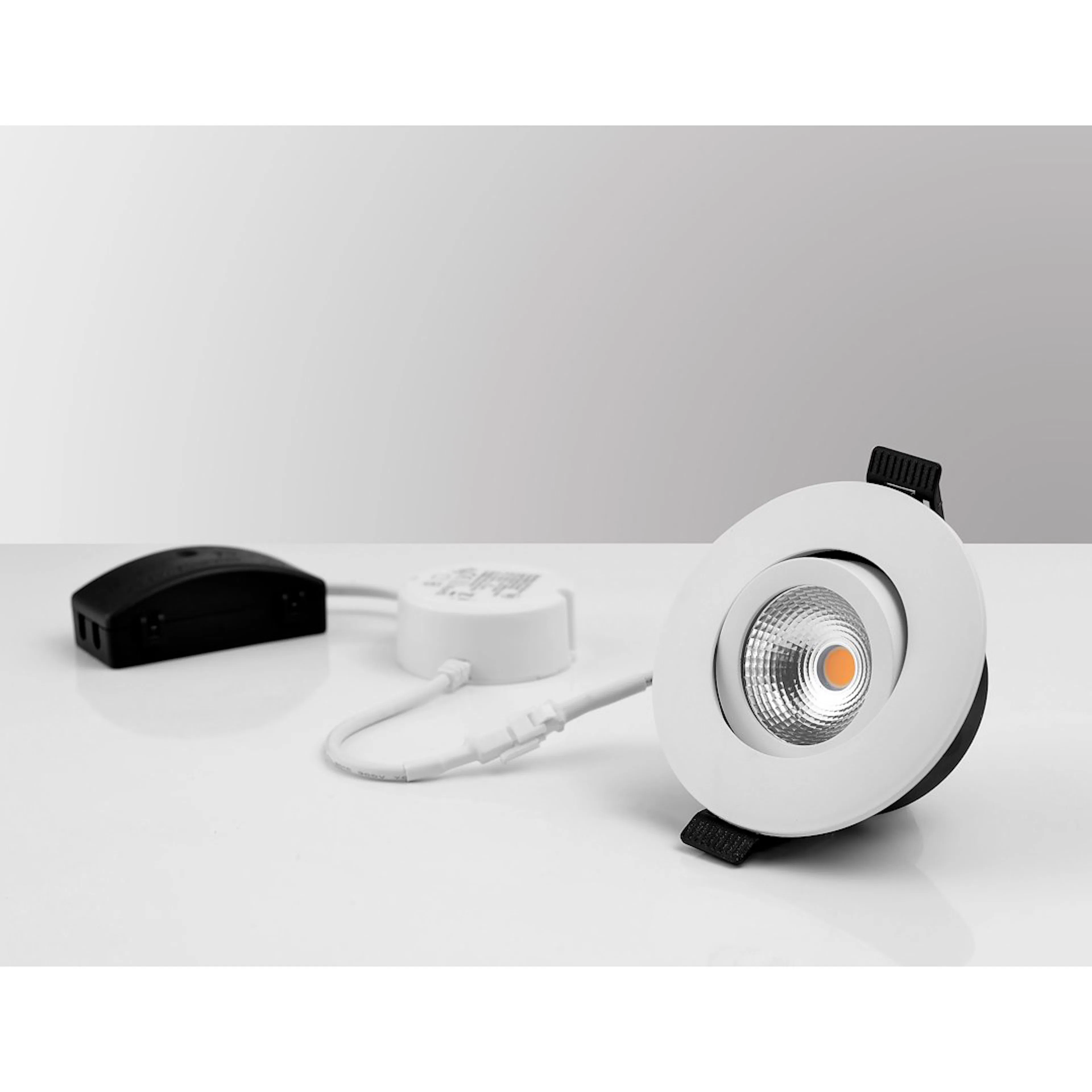 OCEAN SPOT 5W 2700K DIM VIT Färg: Vit