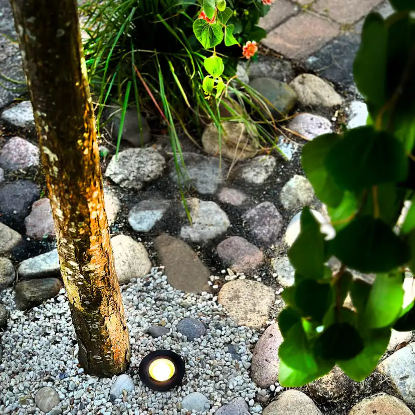 In-ground spot LightsOn Onyx