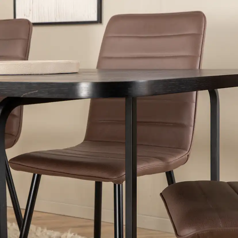 Matgrupp Venture Home Chicago matbord och Walerina matstol Svart