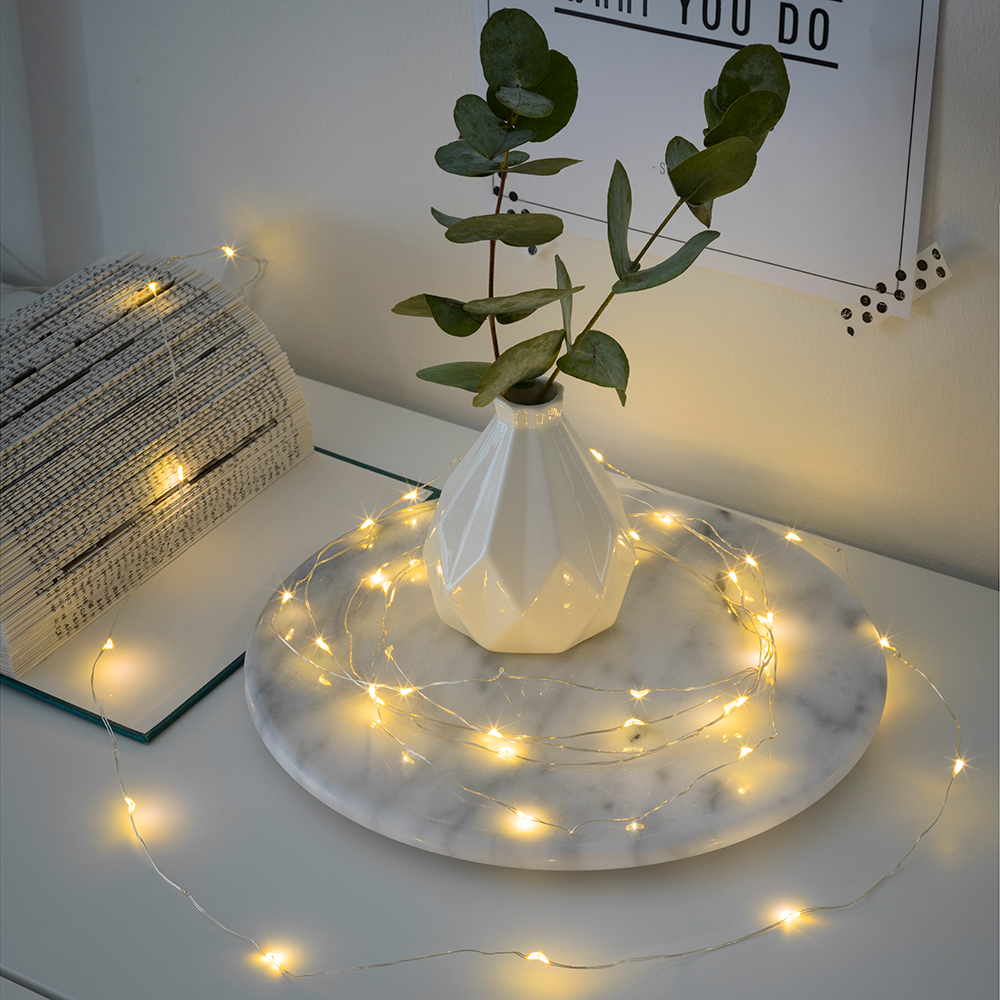 Ljusslinga 40 varmvita LED silverf kabel timer 6h 4xAA Silver