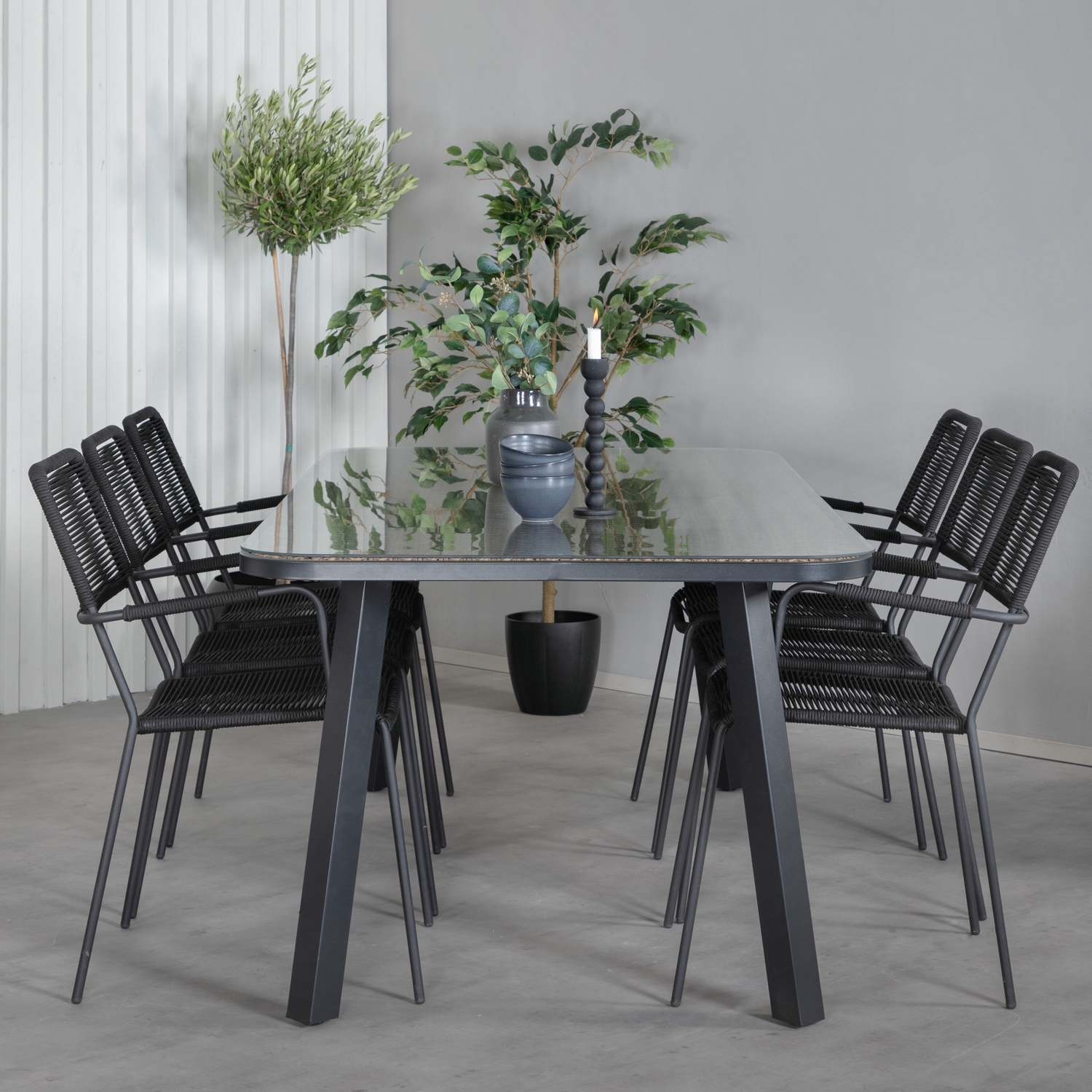 Paola Dining Table - Black Steel / Nature Wicker - 200*100+L Svart