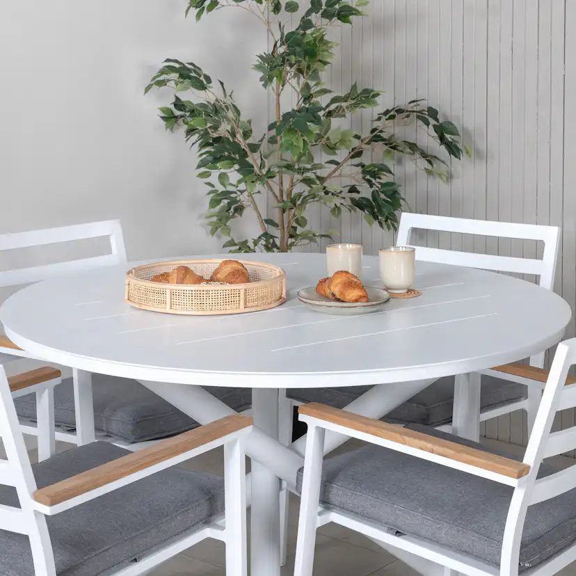 Alma Dining Table - White Alu - ø120cm+Brasilia Karmstol (st Vit