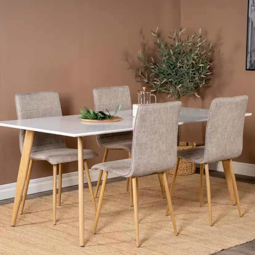 Matgrupp Venture Home Pobbie med 4 Walerina Stolar