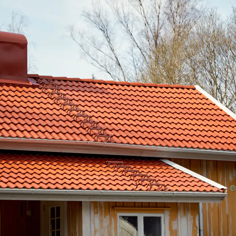 Aerlox Takpanna T-röd ½p Tegelröd
