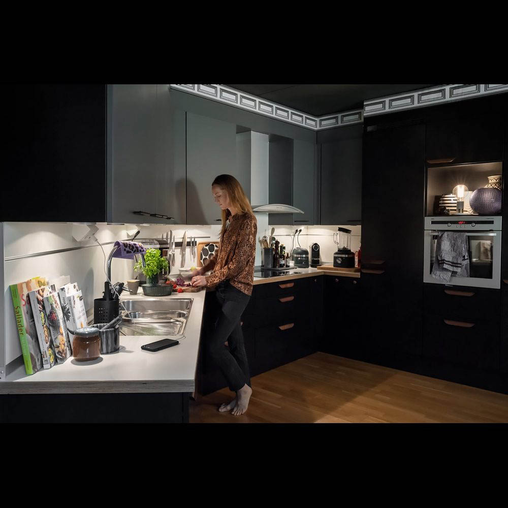 Hörnbox Hager Timer + 1-vägsuttag 1500 W 6 A S.1