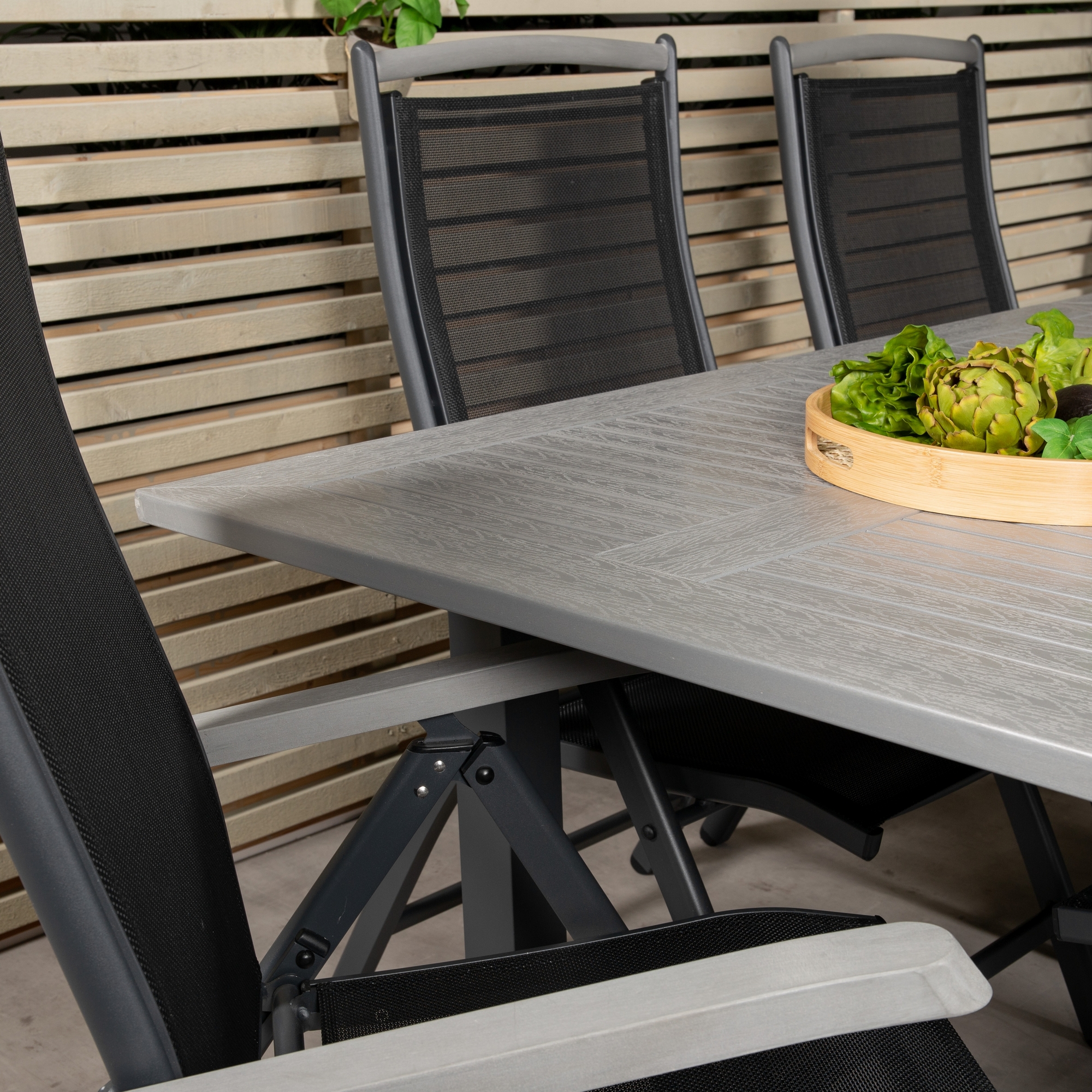 Albany Dining Table 160/240*100 - Svart Alu / Grey Aintwood+ Svart/Grå