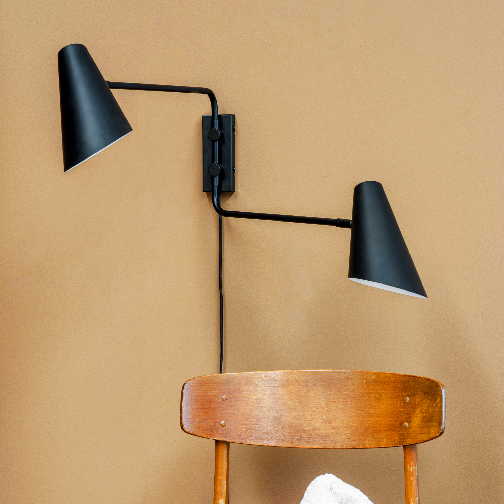Vägglampa Dyberg Larsen Cale 2 Lampor