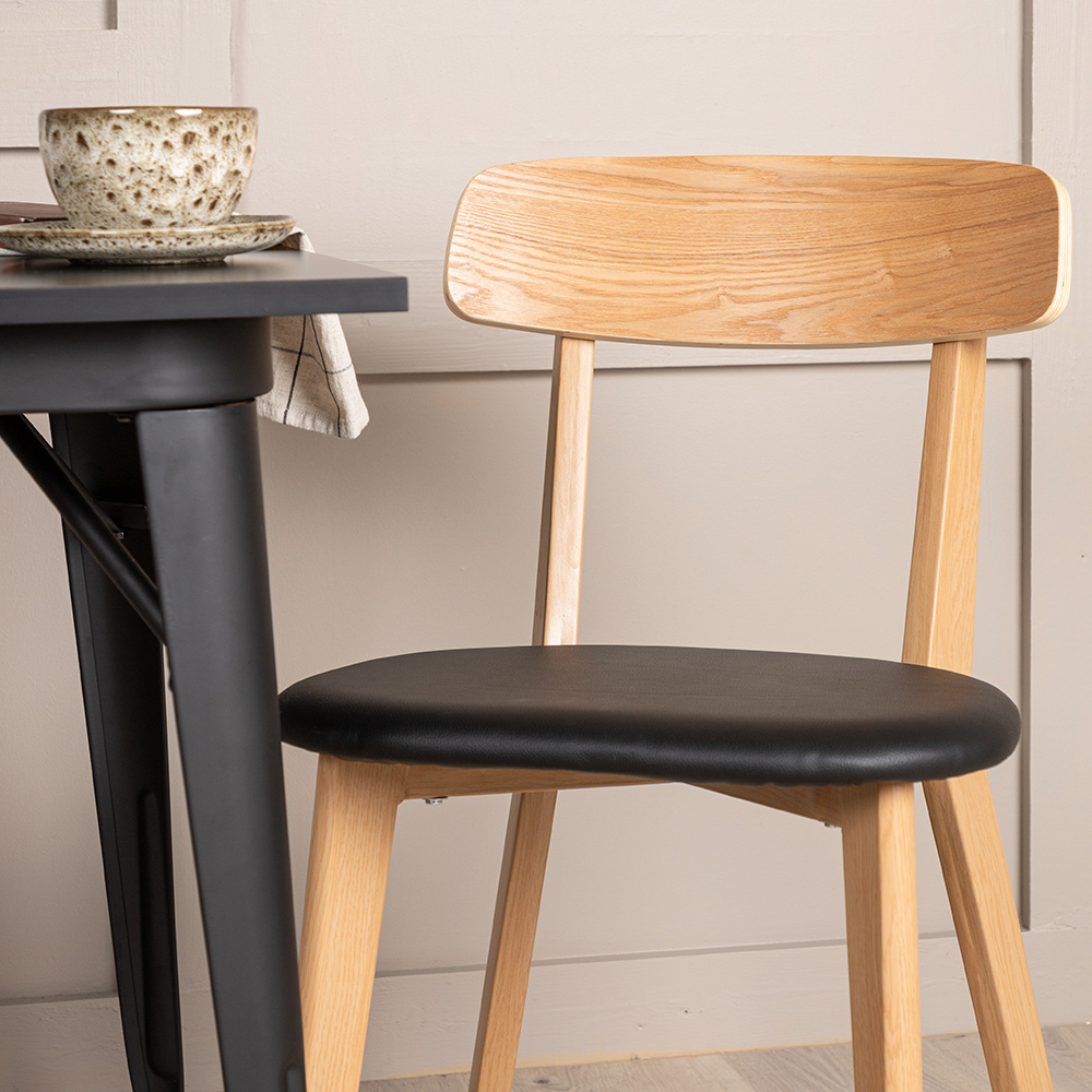 Matgrupp Venture Home Tempe med 2 Sanjos Stolar