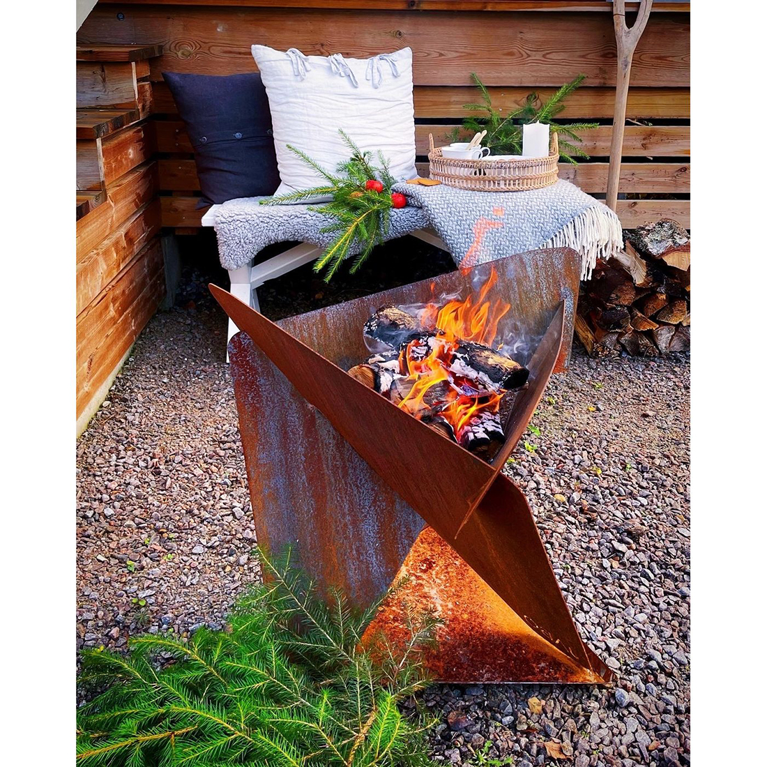 Eldfat Jabo Triangel Inkl Fat Corten 64x64x54 cm