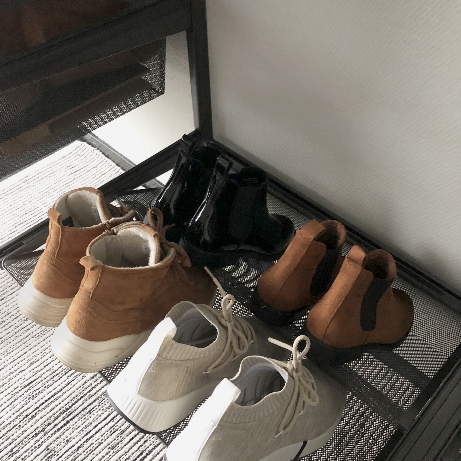 Utdragbar Skohylla Elfa Mesh 60