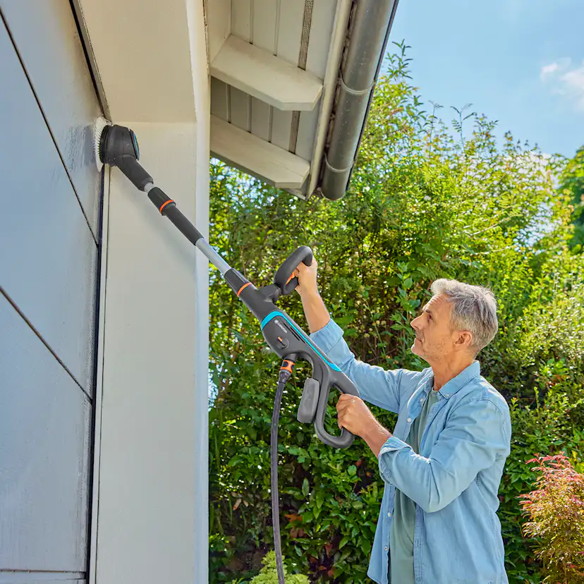 Altantvättset Gardena Batteridriven AquaBrush exkl. Batteri